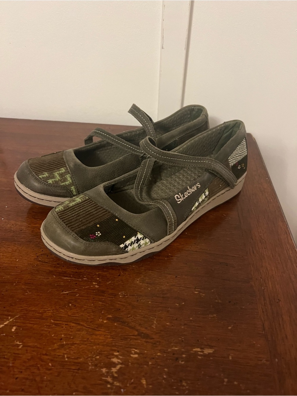 Skechers Realty Check Mary Jane shoes featuring unique corduroy patchwork size 9